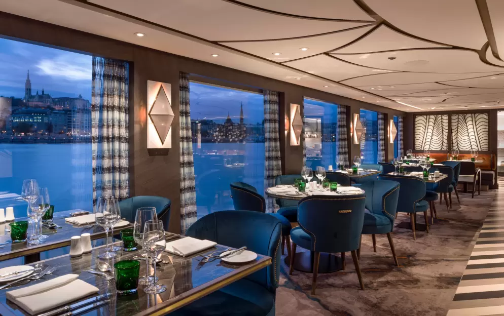 Uniworld SS Victoria - Restaurant 4.jpg